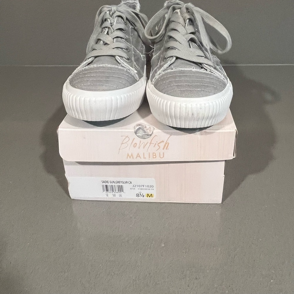 Blowfish Malibu Grey Low-Top Sneakers